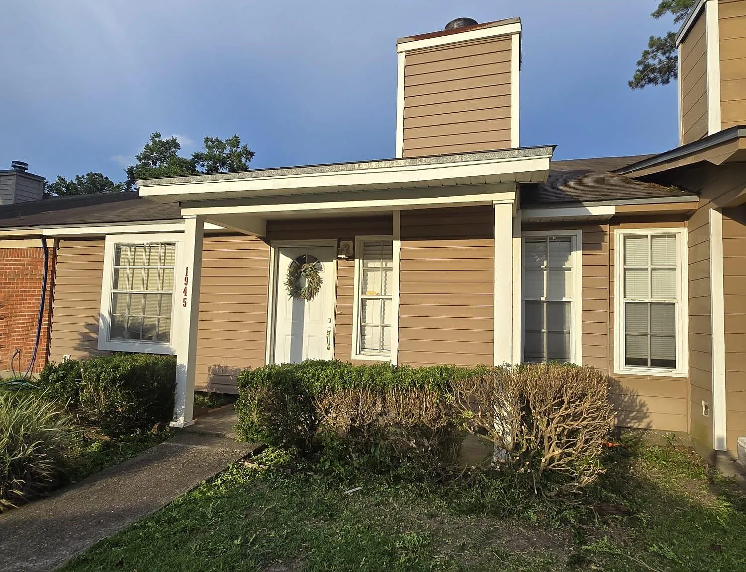 2 bed, 990 sqft, $1,400 — Photo 1
