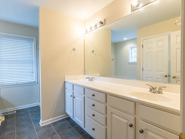 158 Burnet St — Photo 38