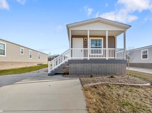 1500 E Linden Dr #115, Mount Pleasant, IA 52641