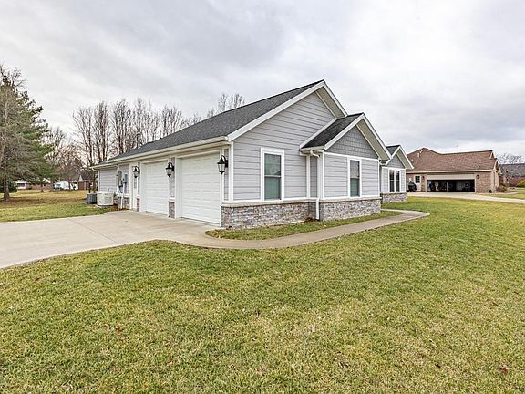 2nd image of 1709 Ashwood Dr