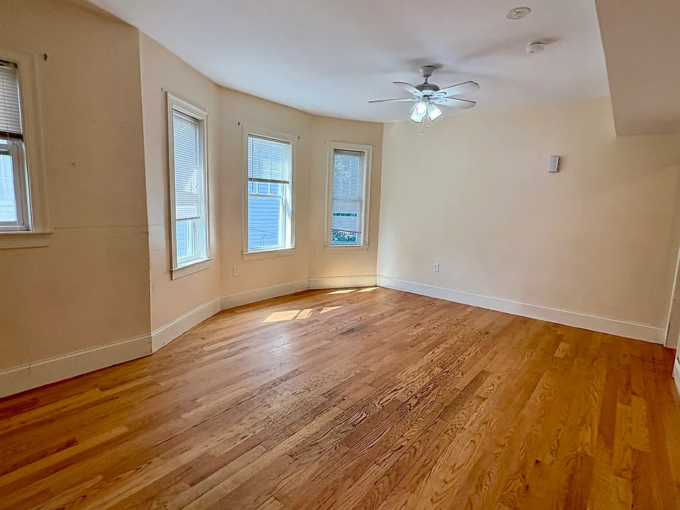 74 Brooks St #2