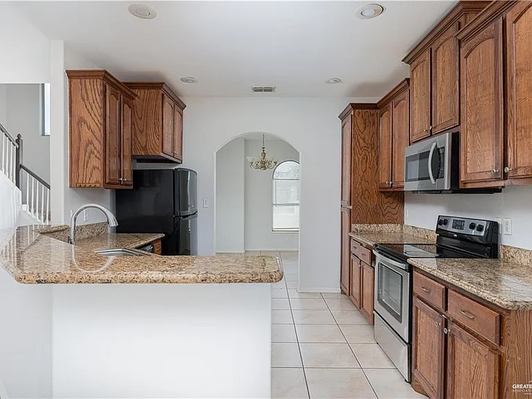 1426 Julian Cir — Photo 4