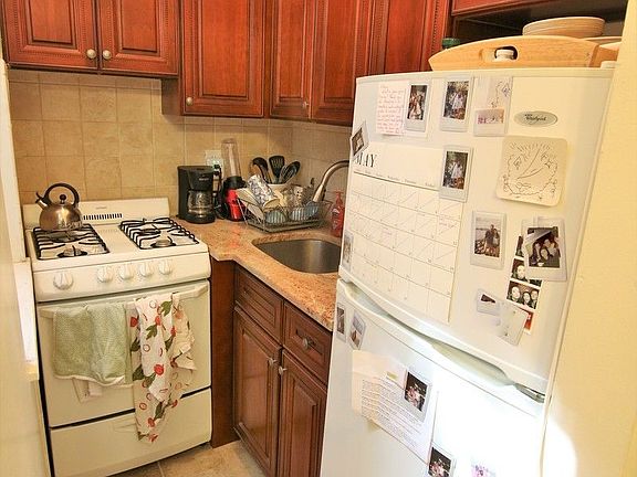 5th image of 305 W 92nd St #2R