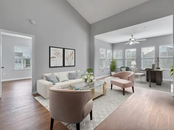 2801 Chancellorsville Dr APT 137, Tallahassee, FL 32312