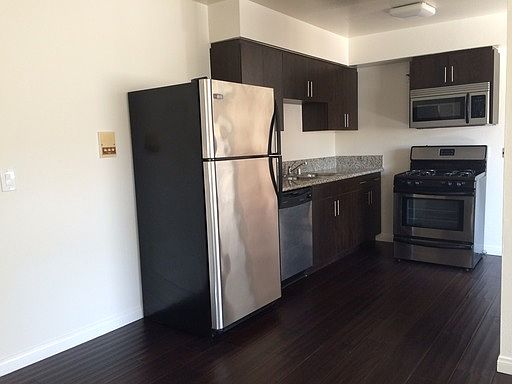 1st image of 843 S Ardmore Ave APT 302