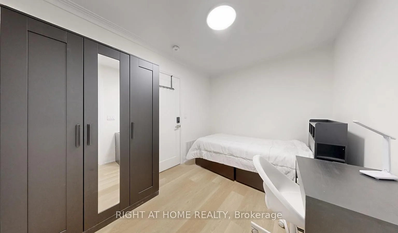 1 bed, $1,399 — Photo 2