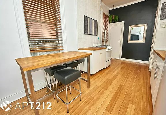 3rd image of 27 Prince St APT 11A
