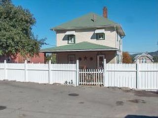 2nd image of 2437 Euclid Ave