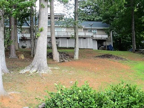 2nd image of 135 Sharon Ln