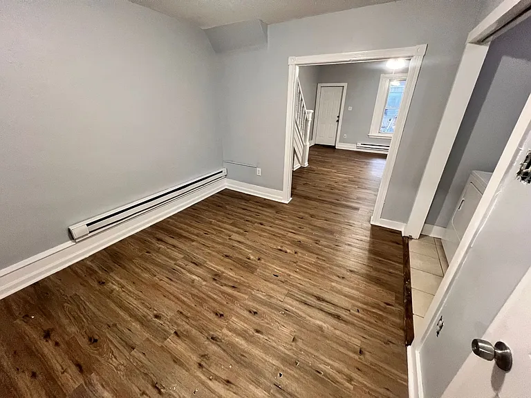 233 N Ramsey St — Photo 12