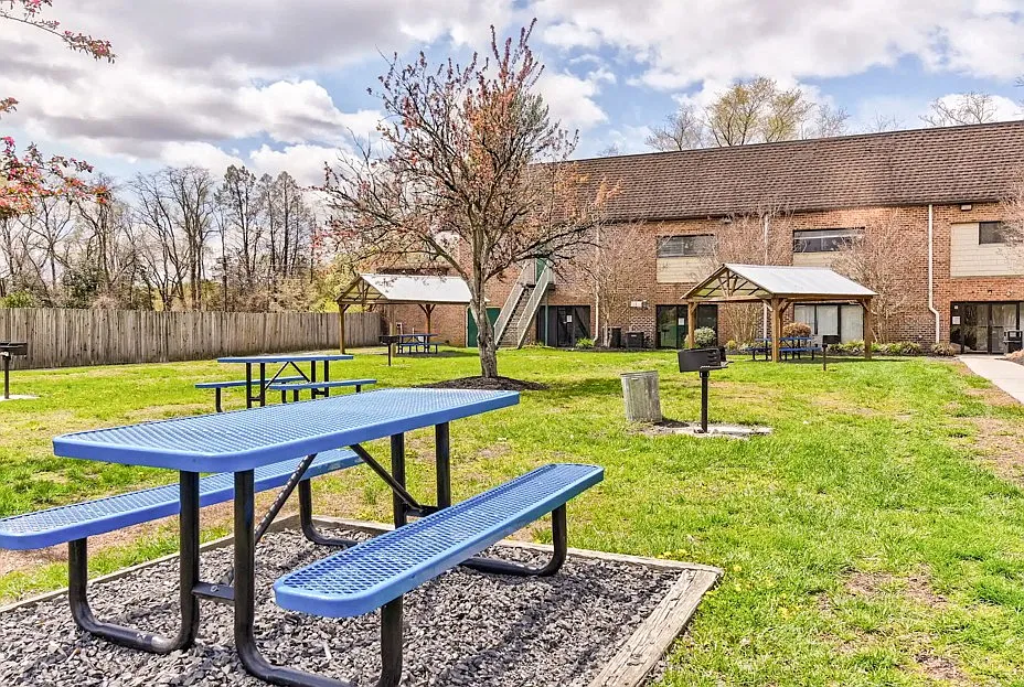 Autumn Ridge Apartments — Photo 4