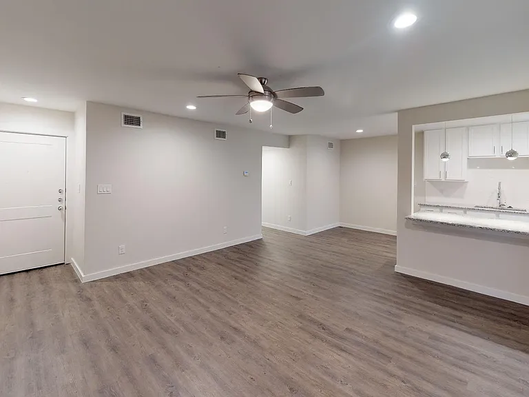 Mosswood Apartments — Photo 53