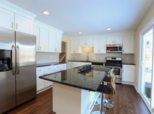 920 W Main St, Cary, IL 60013