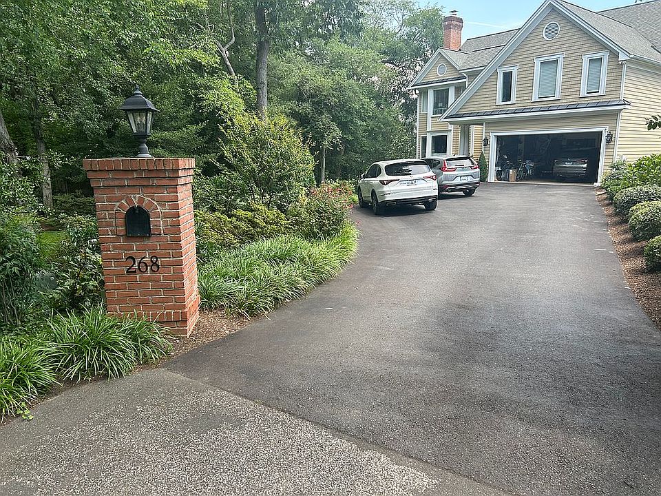 1st image of 268 Oak Landing Ct
