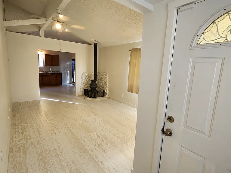 5713 E Cross Dr — Photo 4