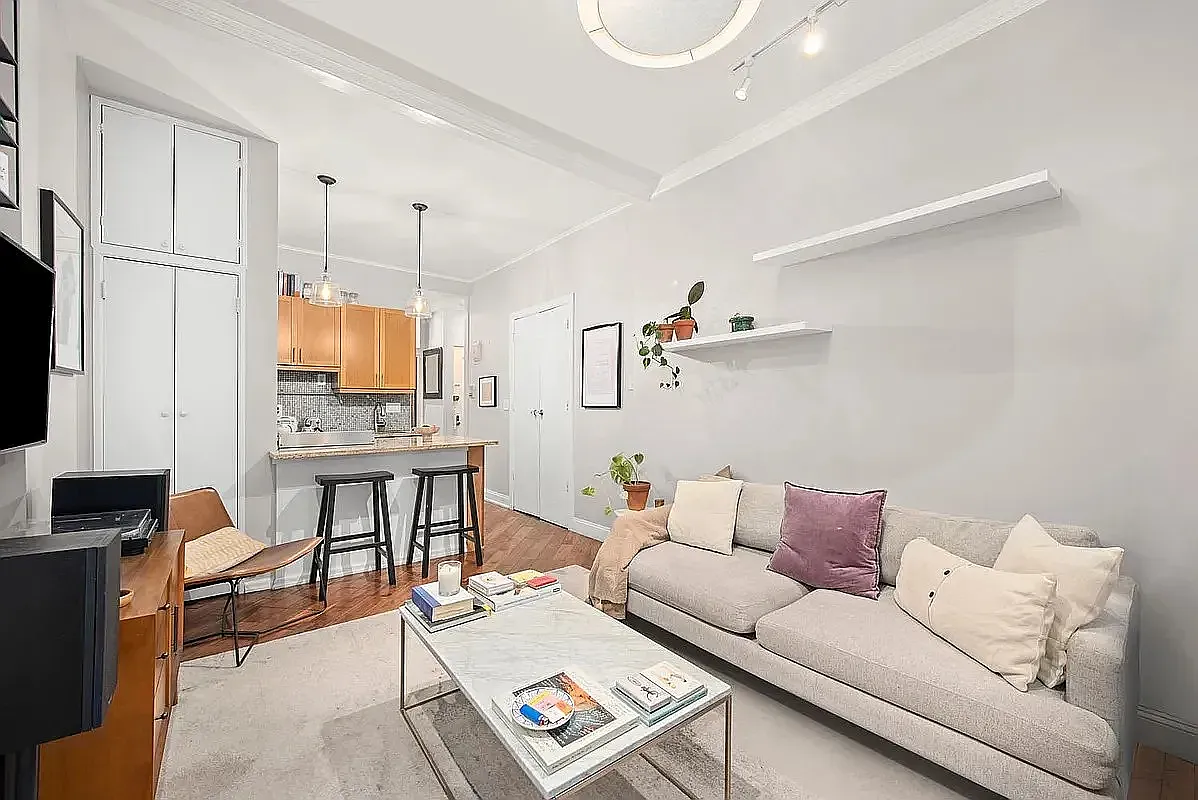 131 Thompson Street — Photo 2
