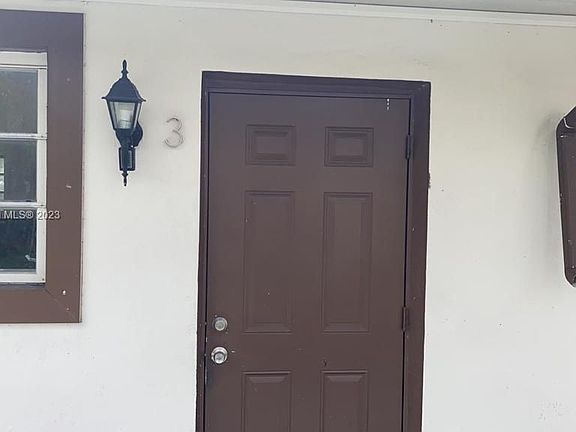 3rd image of 1225 NE 15th Ave APT 1-5