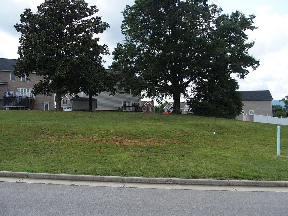 2nd image of 3144 Isabel Ln
