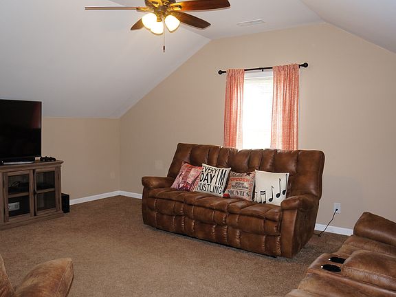 2nd image of 2468 Andersonville Dr