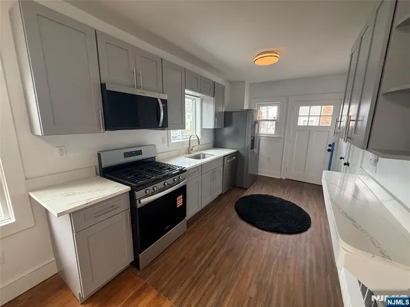 131 W Ramapo Ave, Mahwah, NJ 07430