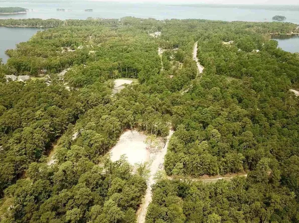 145 Parkside Loop W, Brookeland, TX 75931