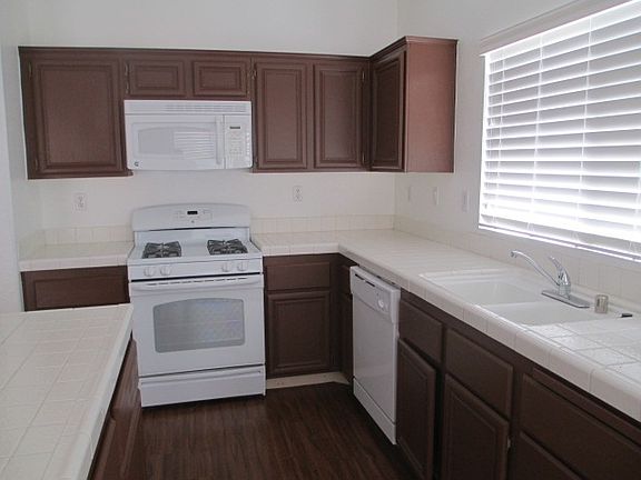 3rd image of 7840 Delta Oak Ct
