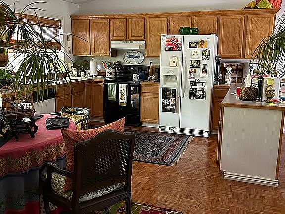 5th image of 751 Wintergreen Dr