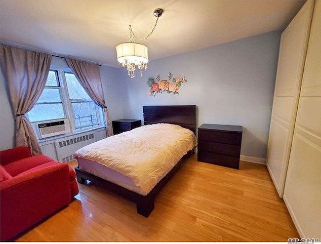 1st image of 10528 65th Ave APT 5D
