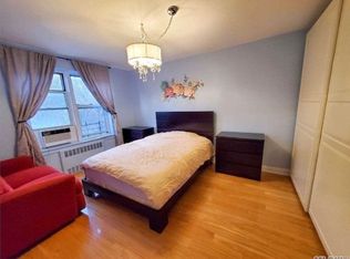 10528 65th Ave APT 5D, Forest Hills, NY 11375