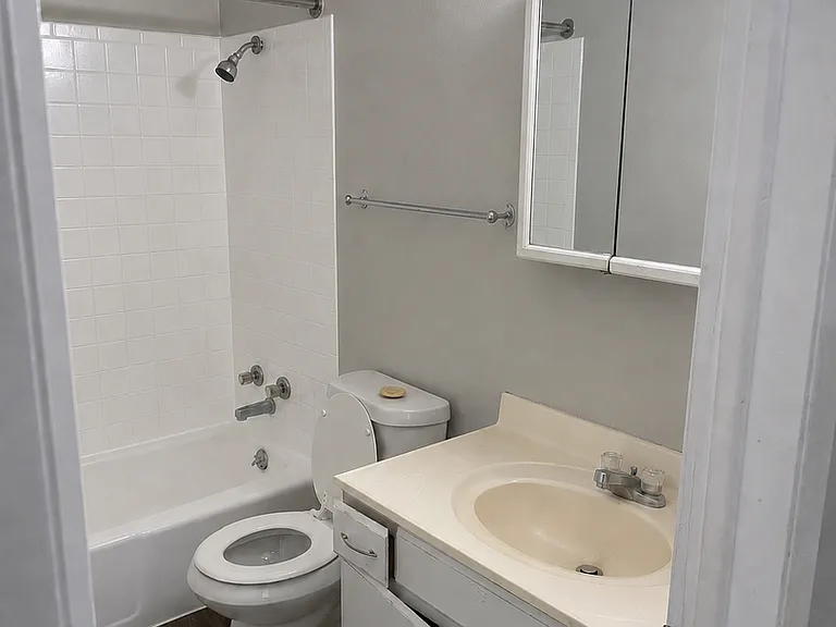 3517 University Ave #6 — Photo 22
