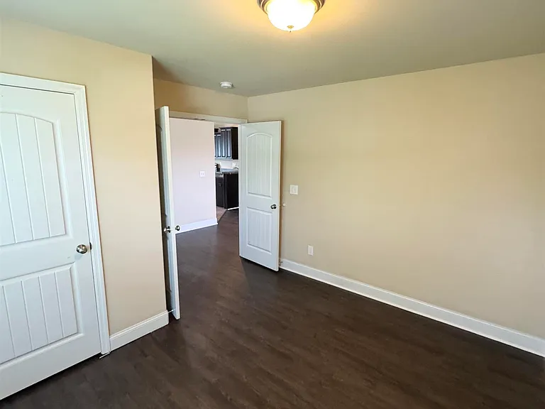 202 Ashbrook Cir — Photo 20