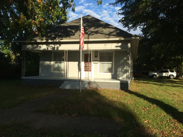 1058 S 3rd St, Clinton, IN 47842