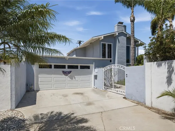 9451 Candlewood Dr, Huntington Beach, CA 92646