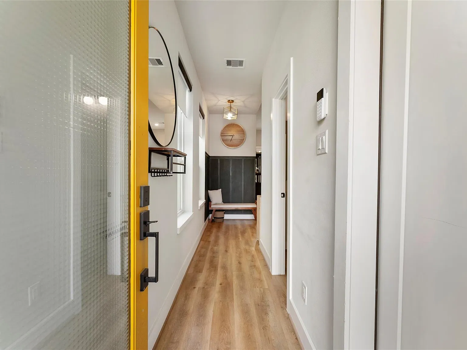 3 bed, 2.5 bath, 1750 sqft, $2,400 — Photo 4