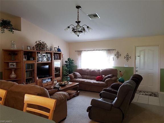 5th image of 817 Lamar St E