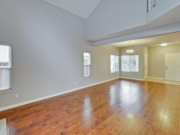 2nd image of 1255 Crestpoint Dr