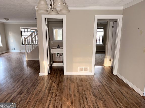 5th image of 4629 S Woodlake Ln SE