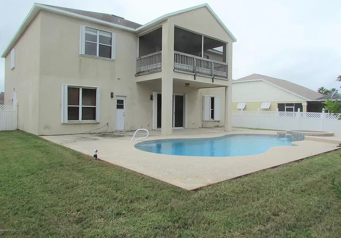 5 bed, 4204 sqft, $3,500 — Photo 1