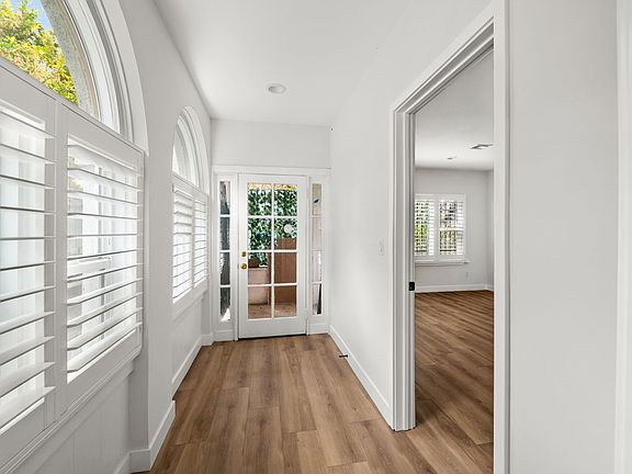 4th image of 5707 Franklin Ave #5709