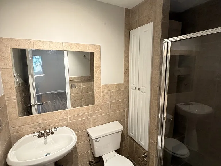302 Hillside Ct — Photo 10