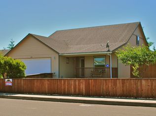 4391 Glenview Ave, Tillamook, OR 97141