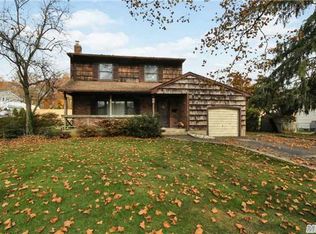 11 Saxon St, Melville, NY 11747