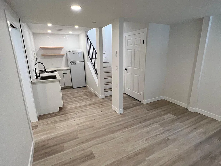 9733 Woodlawn Ave N #B — Photo 3