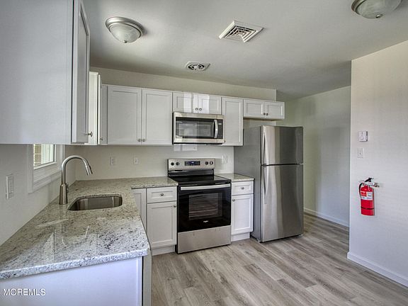 4th image of 5 Salem Drive #A