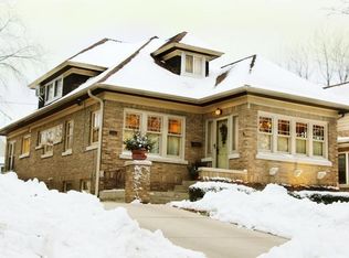 2461 Lefeber Ave, Wauwatosa, WI 53213