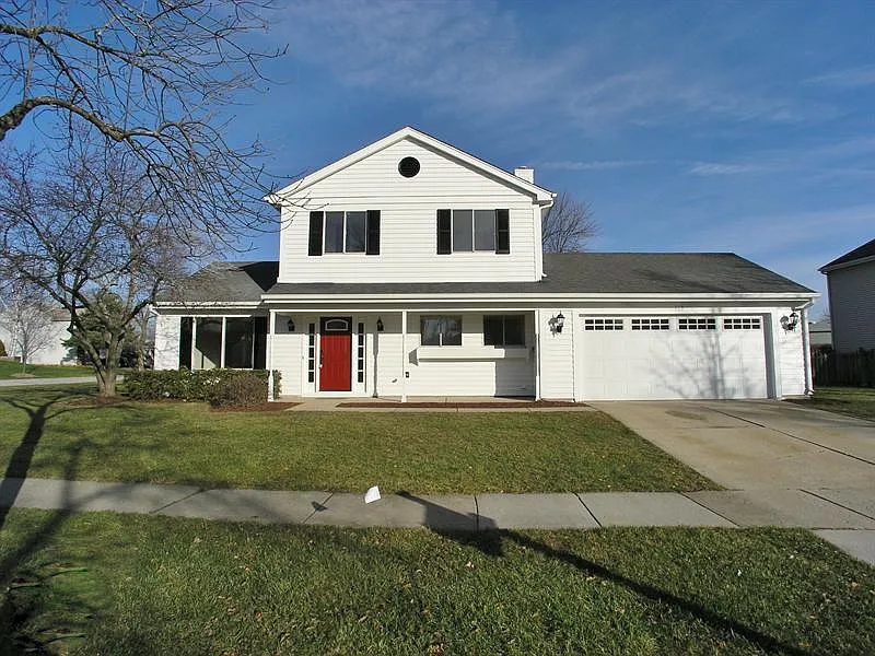 115 Appian Way photo 1