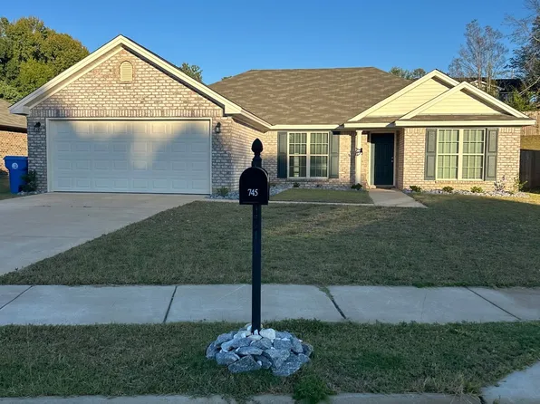 745 Park Ln, Prattville, AL 36067