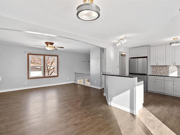 2nd image of 81 Bartley St