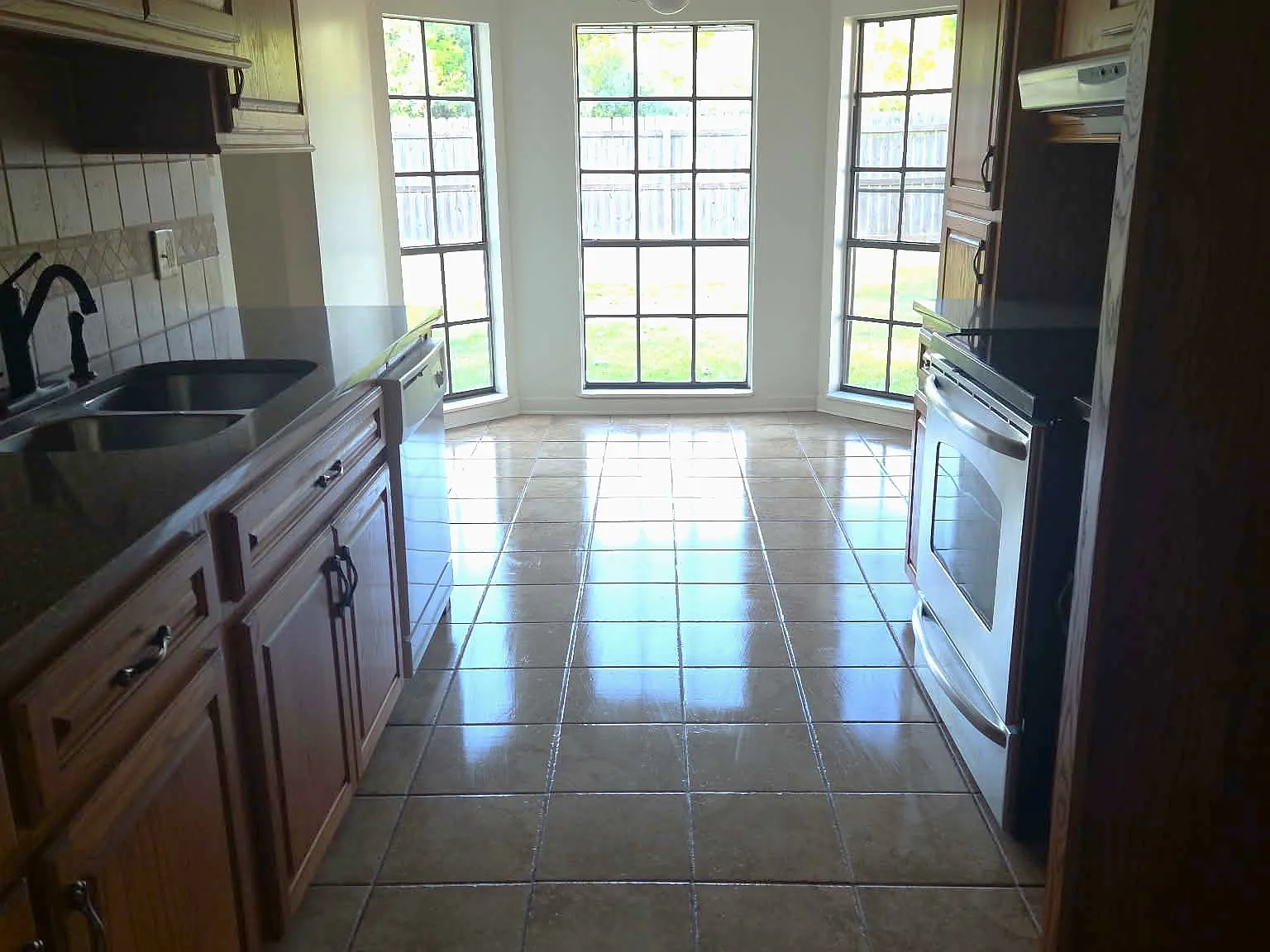 3 bed, 1464 sqft, $2,000 — Photo 3