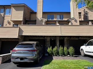 1273 16th St #13, Fort Lee, NJ 07024